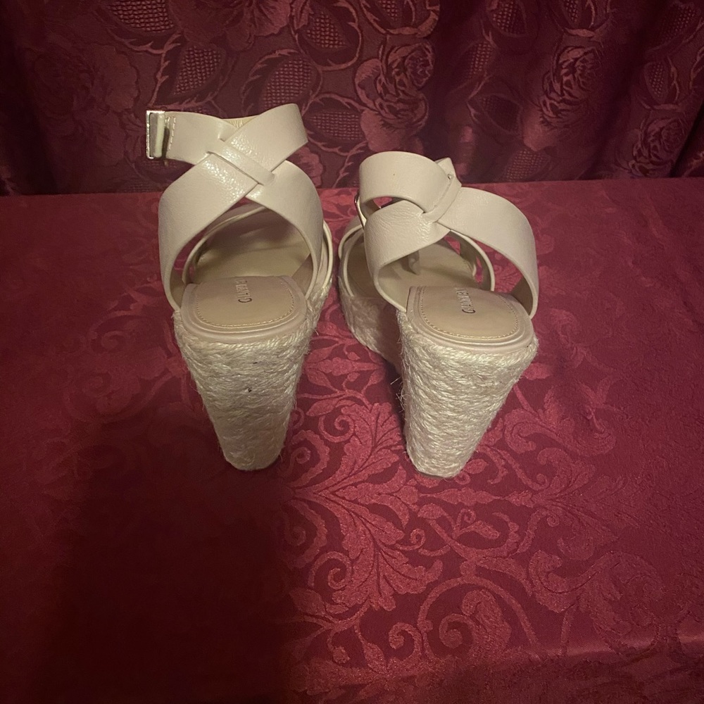 Shoes - Picture 2 of 4